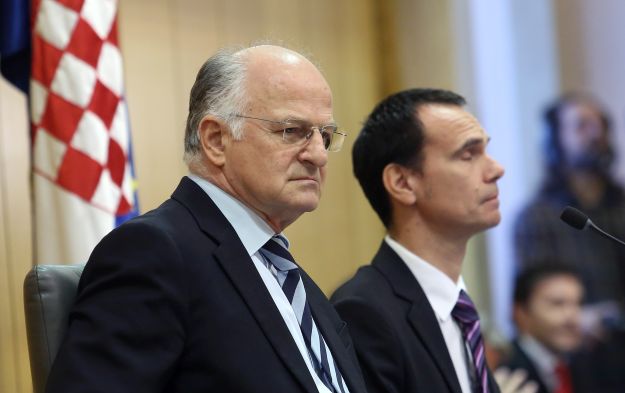 Leko ne zna na čemu Šeks temelji izjave o ovlastima predsjednice: Sve je jasno rečeno u Ustavu