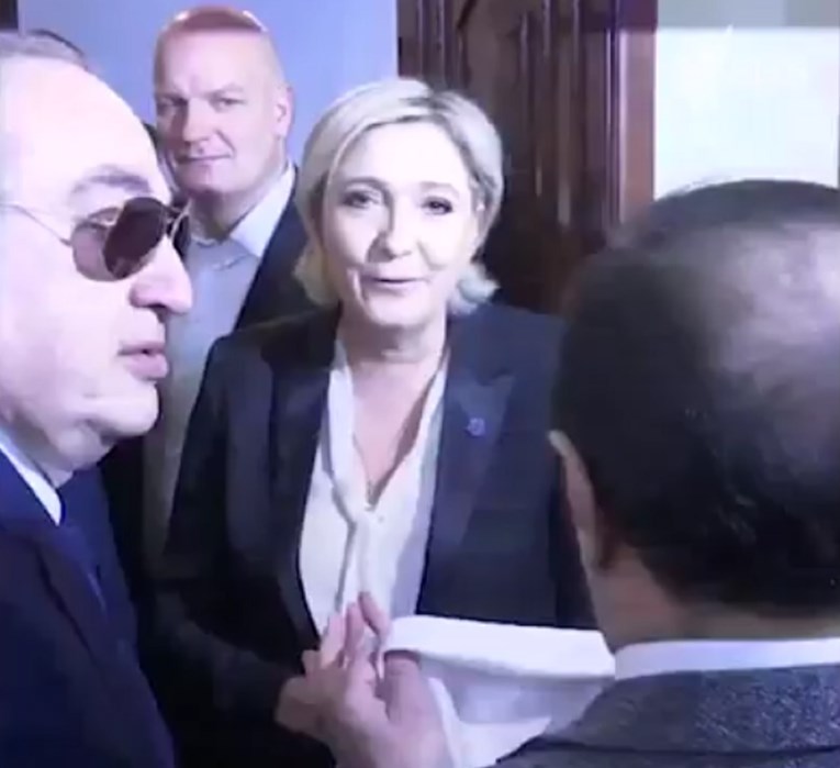 VIDEO Marine Le Pen u Libanonu odbila pokriti glavu