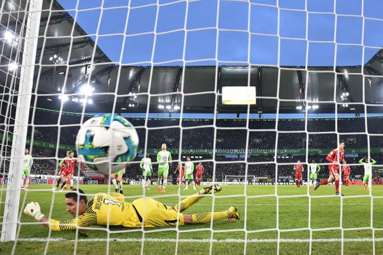 DESETA U NIZU Bayern preokretom srušio Wolfsburg