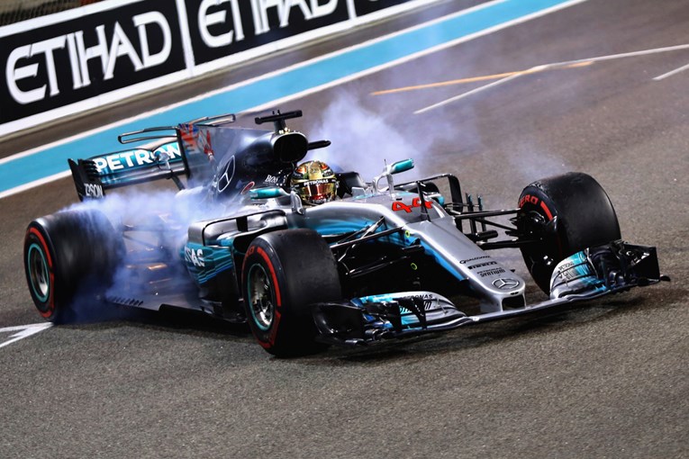 Hamilton: Motori bi mogli odlučiti novu sezonu F1