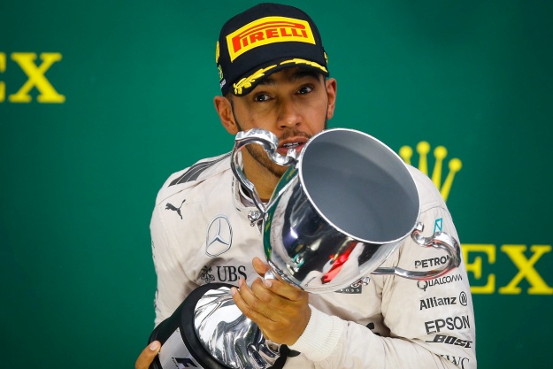 Hamilton: Sanjao sam ovu pobjedu otkad sam prvi put gledao Sennu
