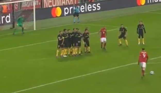 Drugi gol iz slobodnjaka u četiri dana: Pogledajte majstoriju Lewandowskog protiv Atletica