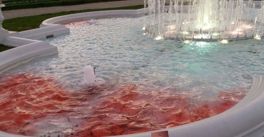 AKCIJA ZA PRAVO NA POBAČAJ Vješalice i crvena boja u zagrebačkim fontanama