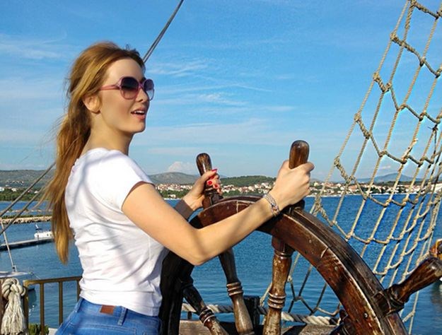 FOTO "Ko bombon!": Lidija Bačić uvukla se u nemoguće uske traperice i izbezumila fanove