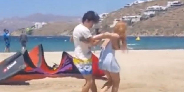 VIDEO Lindsay Lohan se nasred plaže potukla sa zaručnikom