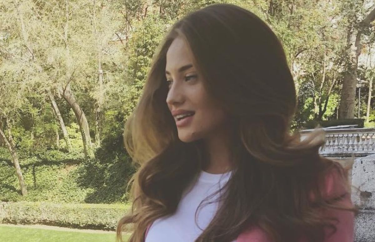 Izabel Kovačić pozirala s torbom od 37.000 kuna, nekima zasmetala jedna stvar u njenom izgledu