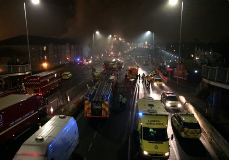 EKSPLOZIJA U LONDONU Požar zahvatio zgradu, na terenu 75 vatrogasaca, najmanje pet ozlijeđenih