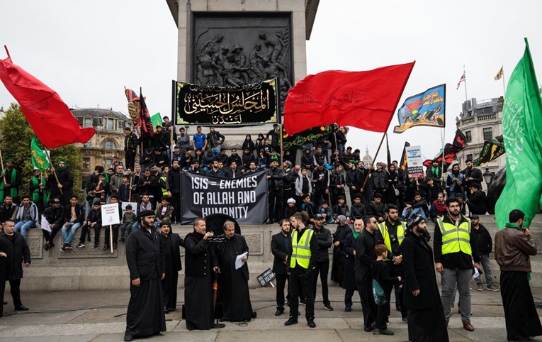Tisuće muslimana u Londonu mirno prosvjedovalo protiv Islamske države i terorizma