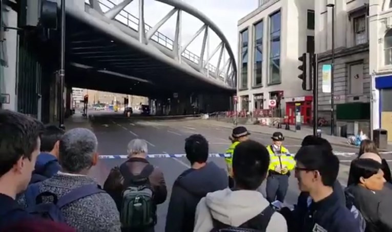 PANIKA U LONDONU Evakuacija zbog dojave o sumnjivom vozilu: "Bilo je jako uznemirujuće"