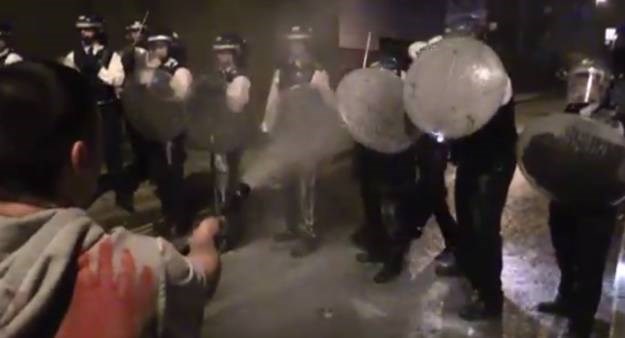 Noć vještica u Londonu: Na ilegalni tulum stiglo 4,000 ljudi, uslijedio je kaos i sukobi s policijom