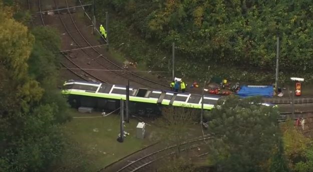 VIDEO Tramvaj iskočio iz tračnica u Londonu: Petero poginulih, 50 ozlijeđenih