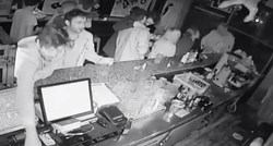 Nadzorne kamere snimile lopova kako krade novčanik u zagrebačkom kafiću