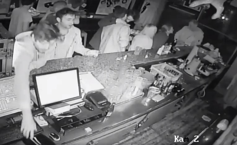 Nadzorne kamere snimile lopova kako krade novčanik u zagrebačkom kafiću