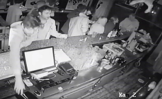 Kamere snimile lopova kako krade novčanik u zagrebačkom kafiću, danas ga je vratio