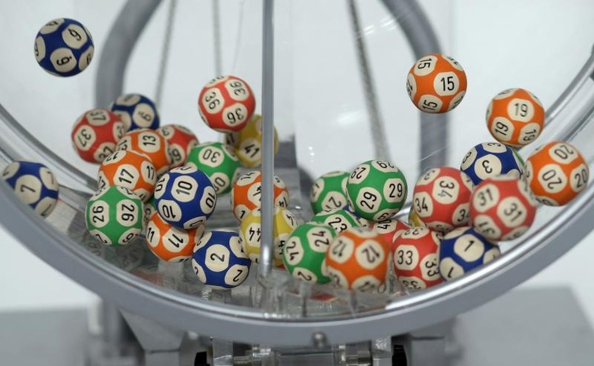 Čisteći auto našao izgubljeni loto listić - sad je milijunaš