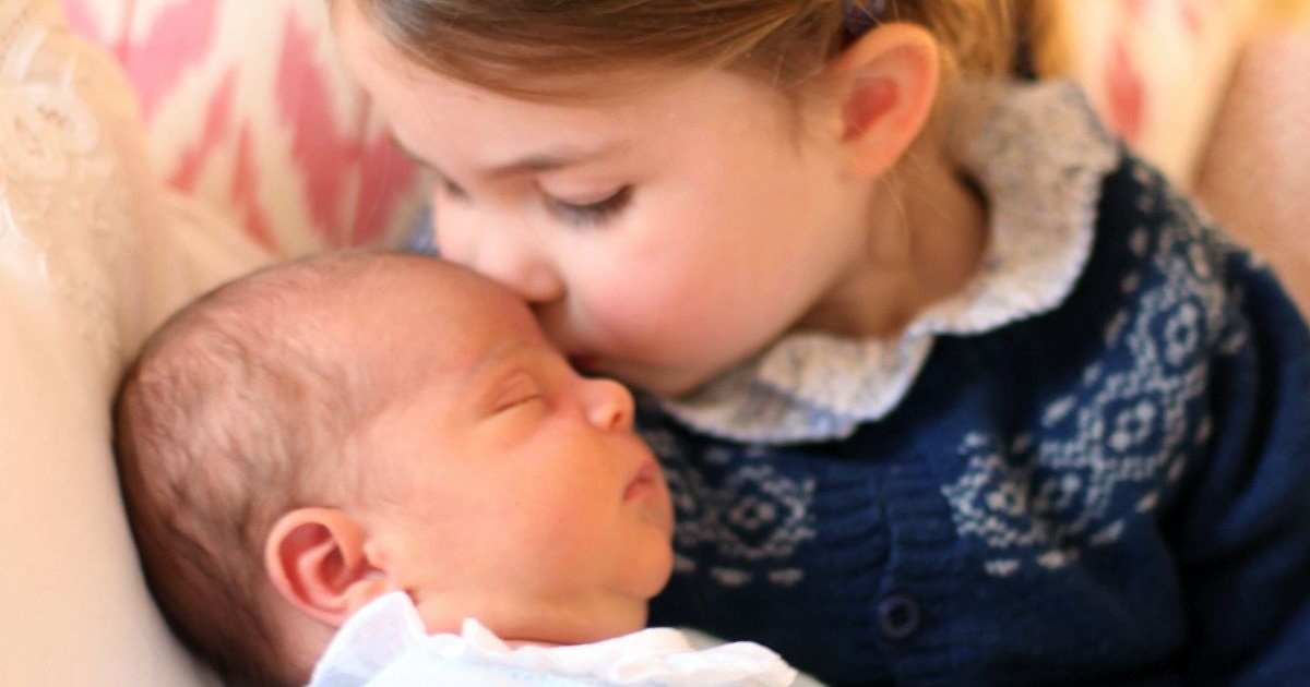 Pogledajte prve službene fotografije malog princa, snimila ih je mama Kate