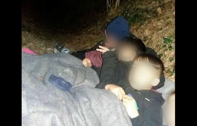 FOTO Imigrantsku obitelj sa šestero djece potjerali iz Hrvatske, morali su spavati na otvorenom