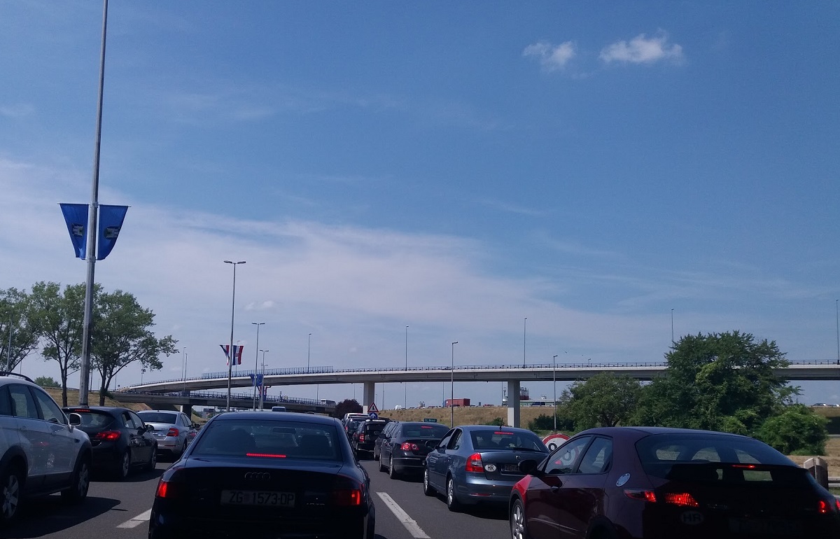 Kreće kaos na autocestama, na Lučkom kilometarska kolona