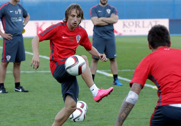 Hrvatska krenula prema Bakuu, Modrić: Prosinečki nas poznaje, ali to ništa ne znači