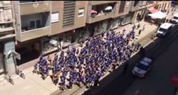 ŠVICARCI MARŠIRAJU OSIJEKOM Luzernovi navijači u procesiji centrom grada