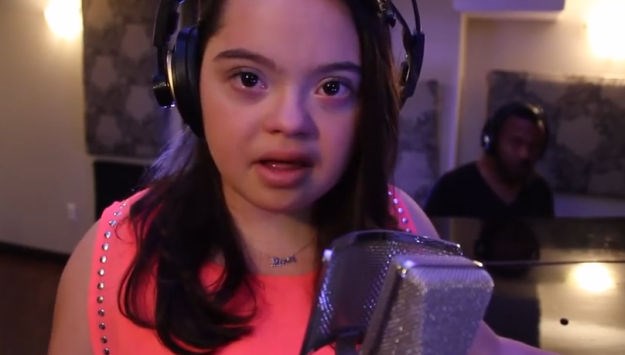 Djevojčica s Downovim sindromom oduševila svijet svojim pjevanjem