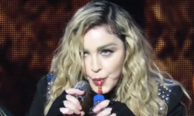 VIDEO Pijana Madonna šokirala publiku: "Neka me netko pojebe"