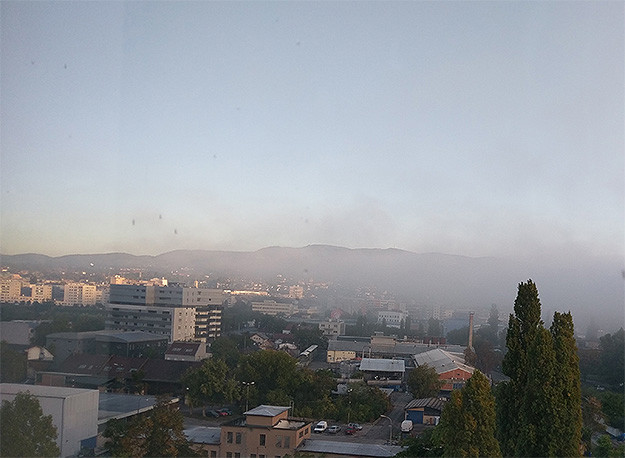 Kroz zagrebačku maglu ipak proviruje sunce, ali danas nas čeka kišovit dan, kaže DHMZ