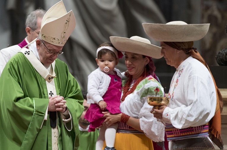 Papa pozvao na prihvaćanje izbjeglica: Svaki imigrant koji nam kuca na vrata susret je s Isusom