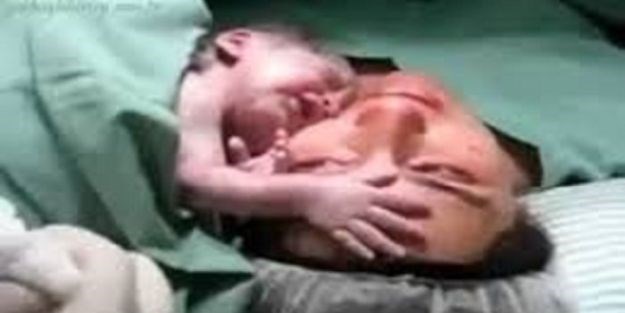 VIDEO Žena umrla nakon poroda, a onda su joj na grudi položili tek rođenu bebu...