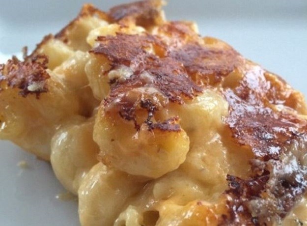 Internet je totalno podivljao za ovim brzim i jednostavnim receptom makarona sa sirom