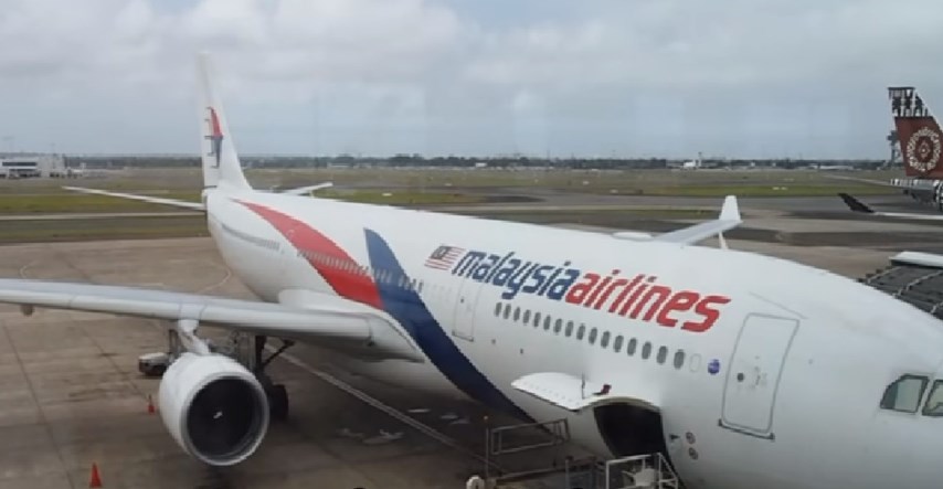 PANIKA U MELBOURNEU Putnik u avionu rekao da ima eksplozive i pokušao ući u kokpit