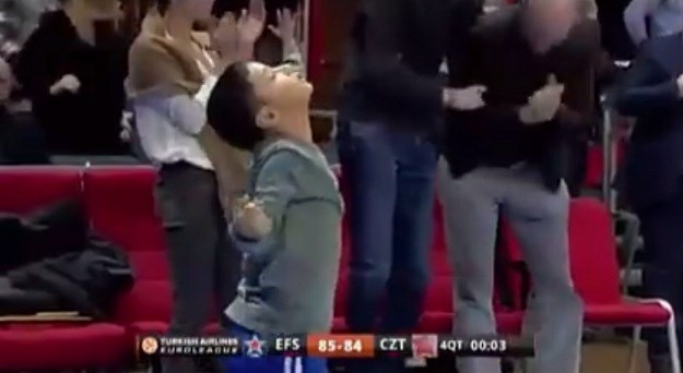 Video dana: Šarićevu slavu protiv Zvezde ukrao ovaj maleni dječak