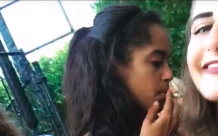 Obamina kći ponovno uhvaćena u pušenju marihuane, nazvala oca licemjerom
