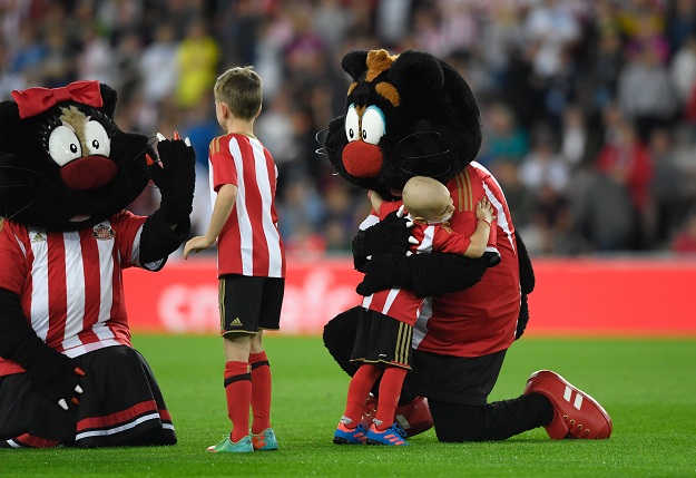 ZA NAJEŽITI SE Momčad Sunderlanda teško bolesnom dječaku ispunila posljednju želju