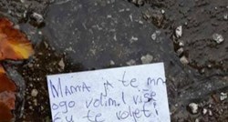 "Mama ja te mnogo volim...": Poruka pronađena kod škole u Nikšiću uljepšat će vam dan