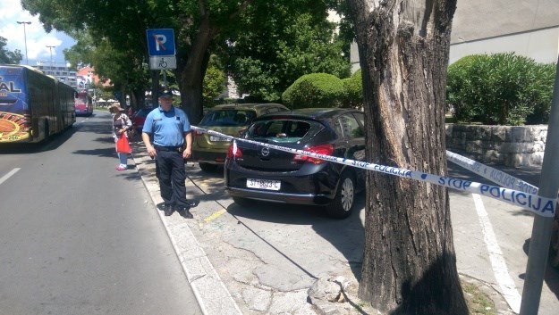 Splitska policija: Nema prijave o napadu na Mamića, dvije mlađe osobe bacile su pirotehniku