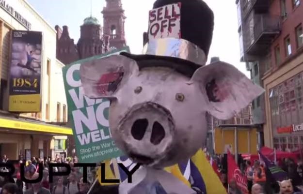 Manchester: Policijski snajperi na krovovima tijekom mirnog prosvjeda 60.000 ljudi protiv mjera štednje