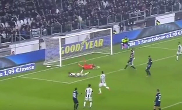 VIDEO Pogledajte kako je Mandžo dvaput u tri sekunde spasio Buffona