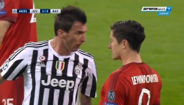 VIDEO Mandžukić se umalo potukao s Lewandowskim!