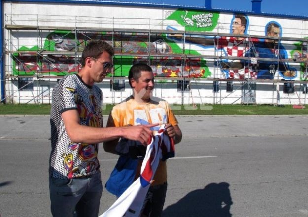 Pogledajte kako je Slavonski Brod oduševio Mandžukića i Olića