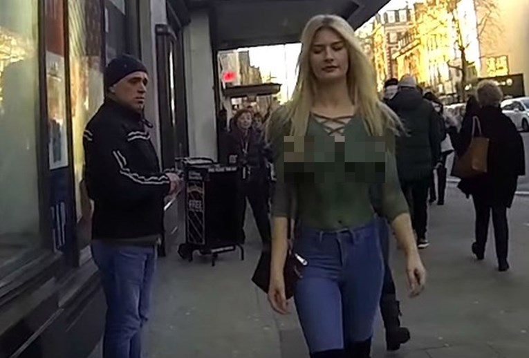 VIDEO Manekenka golih grudi prošetala gradom, što mislite koliko je ljudi skužilo?