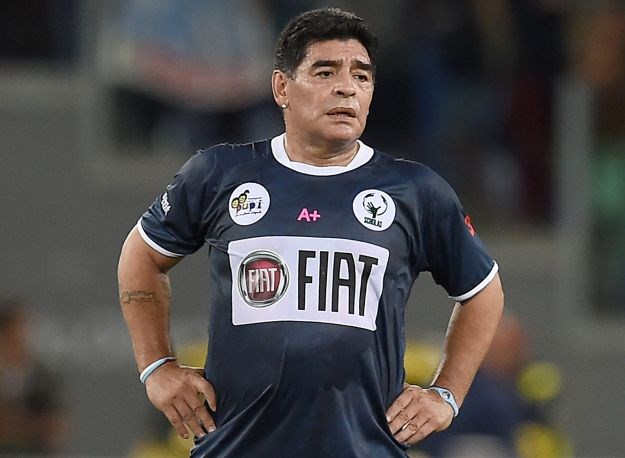 Maradona je bio na zatezanju lica?