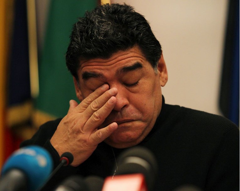 Maradona optužuje kćeri: Ukrale su mi milijune, strpajte ih u zatvor