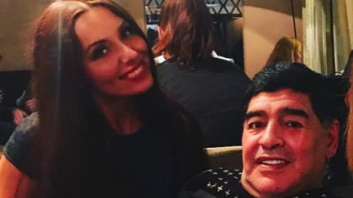 "MARADONA ME ZLOSTAVLJAO, NUDIO 500 EURA I IZBACIO IZ SOBE" Novinarka optužila legendu