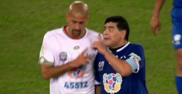 Na papinoj utakmici za mir Maradona brutalno izvrijeđao još jednu argentinsku legendu