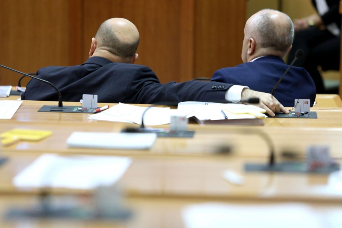 FOTO Maras u saboru glasao s tuđeg mjesta