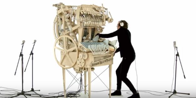 Potpuno genijalno: Instrument od 2 tisuće špekula stvara glazbu kakvu nikada niste čuli