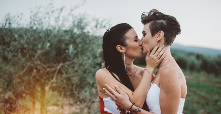 Prelijepe fotografije prvog istospolnog vjenčanja na Krku: Osvojit će vas ljubav Marial i Jaky