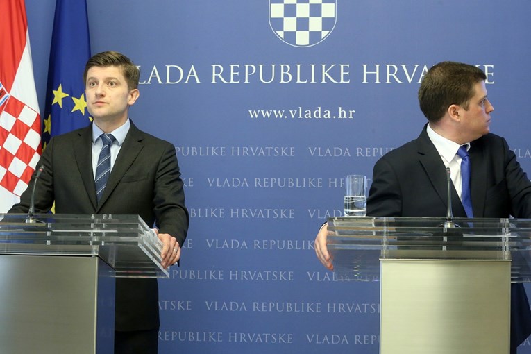Butković i Marić na presici pravdali novi kredit gubitašima iz cestarskog sektora