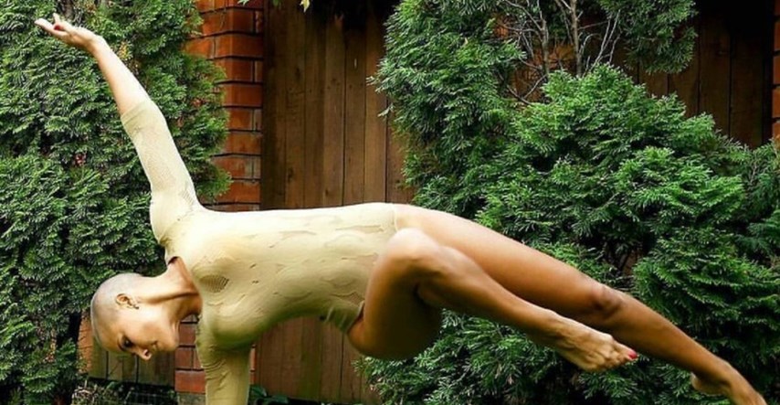 FOTO Ovako nešto dosad niste vidjeli: Seksi mama Marina potpuno gola izvodi jogu